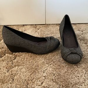 Black and White Professional Wedges